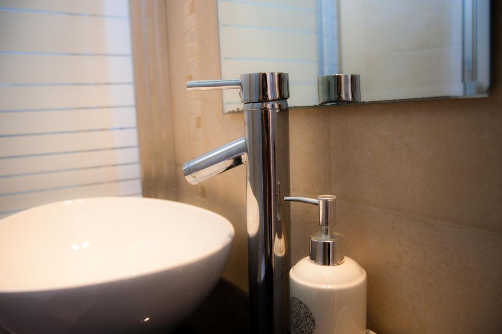 Neve Tzedek Original Style Apartments Tel Aviv Ruang foto